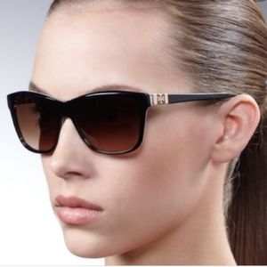 Tori Burch black sunglasses with original case